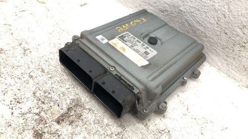 13-15 Mercedes C300 Electronic Control Module Computer Ecm Ecu 3.5L 2769004900