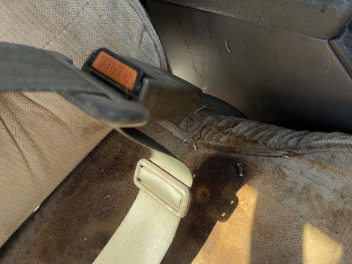 1985-1988 Nissan Maxima Passenger Right Front Seat Belt Buckle Receiver Oem Gray