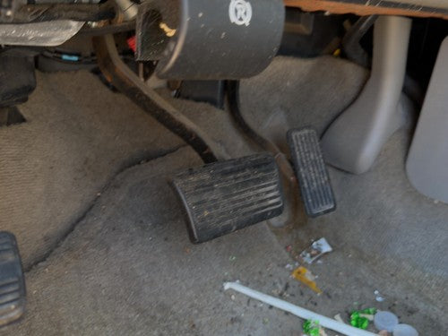 2000-2006 Chevy Suburban 1500 Brake Pedal Assembly Oem