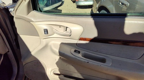 01-05 Impala Passenger Right Front Door Trim Panel With Switches Neutral 52D
