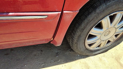 05-07 Town Country Passenger Right Moulding From Fender Oem Trim Strip Red Prh