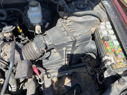 05-07 Escape Complete Air Intake Cleaner Filter Box Housing With Tube Oem 3.0L