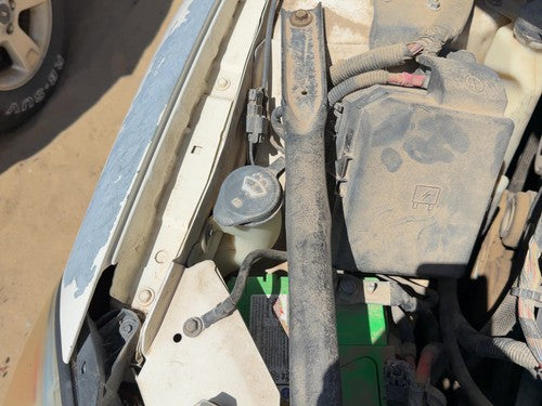 06-07 Monte Carlo Windshield Washer Fluid Reservoir With Pump Oem Wiper Tank