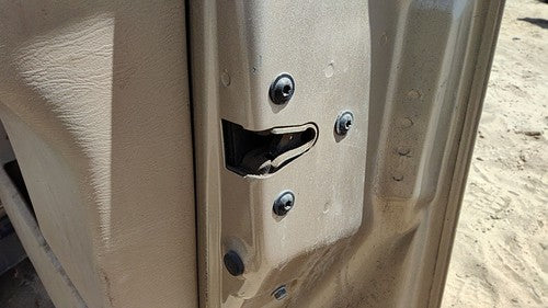 06-12 Grand Vitara Xl-7 Passenger Right Front Door Latch With Rods/Cables Oem