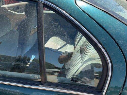 95-01 Chevy Lumina Driver Left Rear Vent Window Back Door Glass With Frame Oem