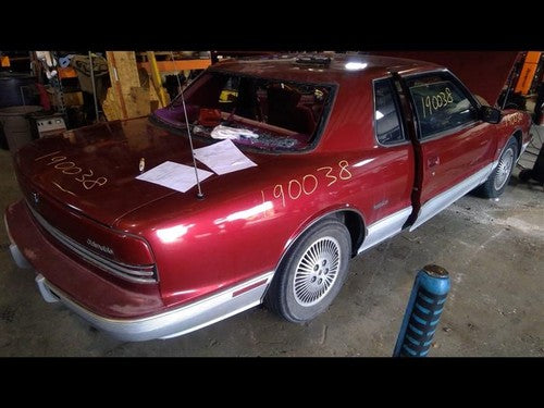 1990-1992 Oldsmobile Toronado Complete Tail Light Assembly Brake Lamp Back Trunk