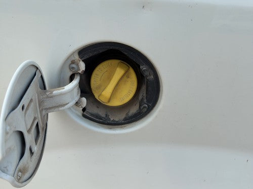 2012-2016 Chrysler Town & Country Fuel Filler Neck Assembly With Gas Cap Oem