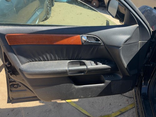 06-07 M35X Driver Left Front Door Trim Panel With Master Switch Wood Graphite