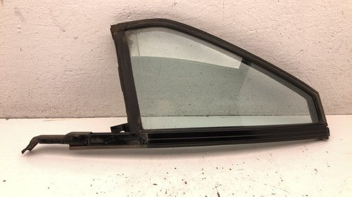 87-91 Bonneville Passenger Right Rear Vent Window Small Back Door Glass Wh Frame