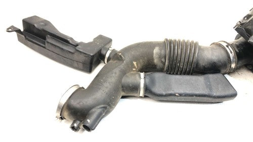 03-04 Town Car Complete Air Intake Cleaner Filter Box Housing With Tube Oem 4.6L