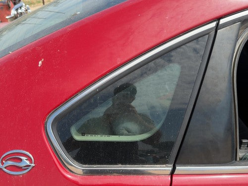 2006-2013 Chevy Impala Passenger Right Rear Quarter Glass Back Side Window Oem