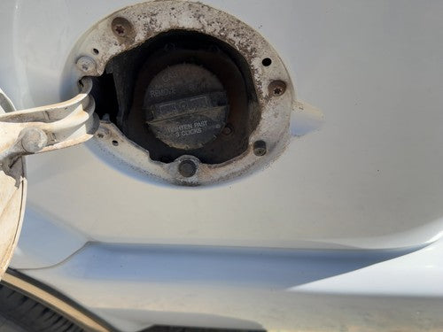 2001-2004 Chevy S10 Blazer Fuel Filler Neck Assembly With Gas Cap Oem 15191596