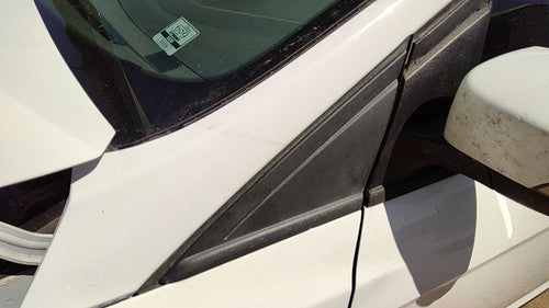 12-18 Focus Ford Focus Driver Left Moulding From Fender Oem Trim Strip White Yz
