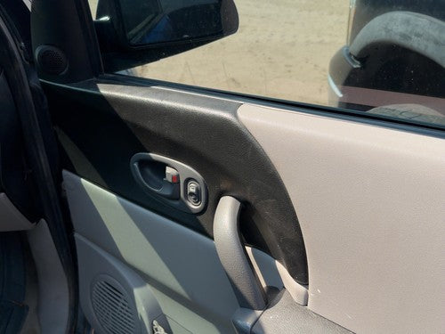 04-05 Vue Redline Passenger Right Front Door Trim Panel With Switches Gray 17D