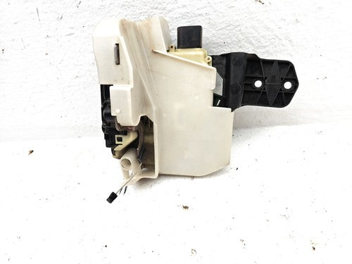 2000-2005 Vw Passat Driver Left Front Door Latch With Rods/Cables Oem