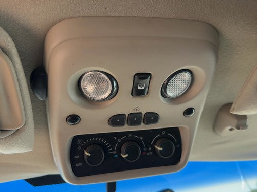 03-06 Suburban 1500 Center Overhead Console Dome Light Map Lamp Cubby Gray 92I