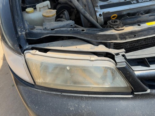 1997-1999 Nissan Maxima Passenger Right Head Light Oem Front Lamp 260100L725
