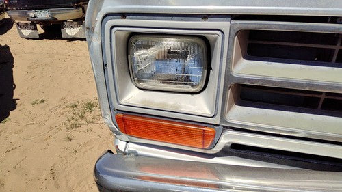 86-90 Dodge Ram W150 Passenger Right Head Light With Trim Turn Signal Oem Bezel