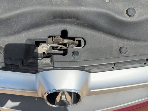 2004-2006 Acura Tl Hood Latch Assembly With Bracket Oem 60400Sepa03Zz