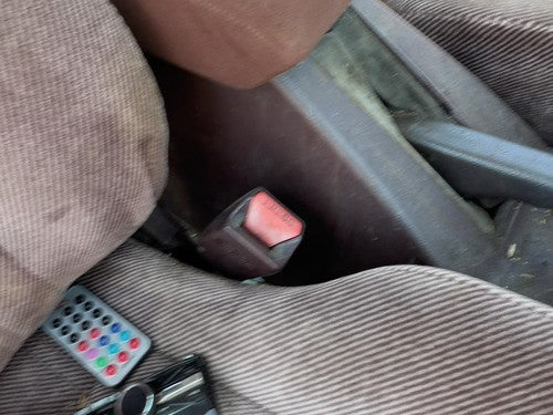 88-89 Accord Lx Passenger Right Front Seat Belt Buckle Receiver Oem Sedan Maroon