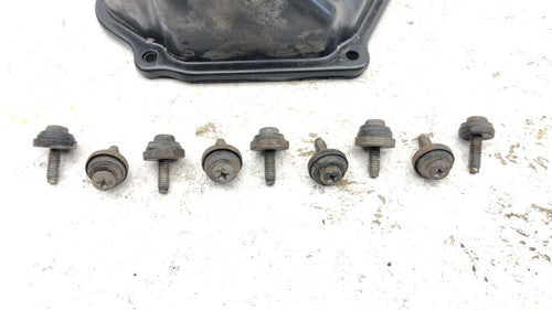 2000-2004 Nissan Xterra Driver Left Valve Cover With Bolts Oem 3.3L 132654S100