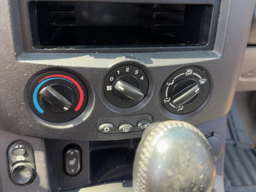04-05 Vue Redline Temperature Control Module In Dash Heater Ac Head Unit Oem