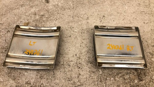 1989 Dodge D100 Driver Passenger Left Right Rear Cab Corner Mouding Pair Set Oem