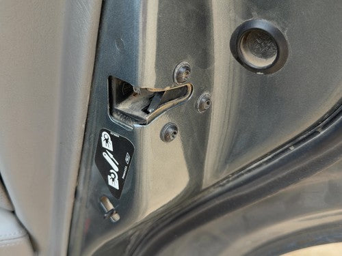 98-04 Seville Passenger Right Rear Door Latch With Rods/Cables Back With Cable