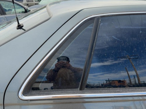 98-04 Seville Passenger Right Rear Vent Window Back Door Glass With Frame Oem