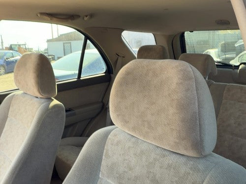 2005-2006 Kia Sorento Pair Of Front Headrests Oem Left Right Set Seat Beige Fc