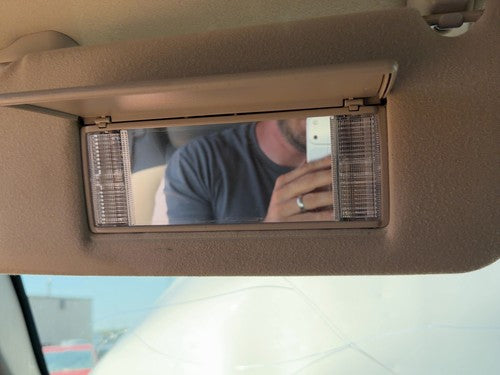 2004-2005 Chevy Suburban 1500 Driver Left Sun Visor Oem Gray 92I 15269592