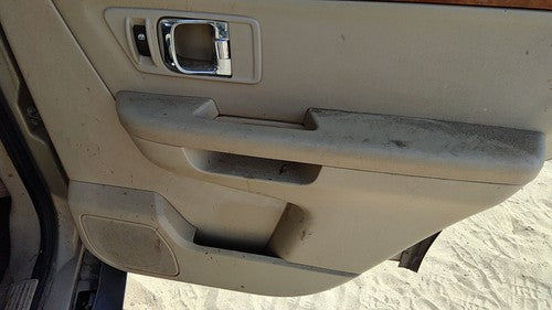 07-08 Grand Vitara Xl-7 Passenger Door Trim Panel With Switches Back Tan