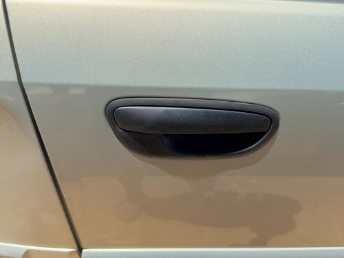 2005-2006 Subaru Legacy Outback RH Front Outside Door Handle OEM 61021AG02ANN