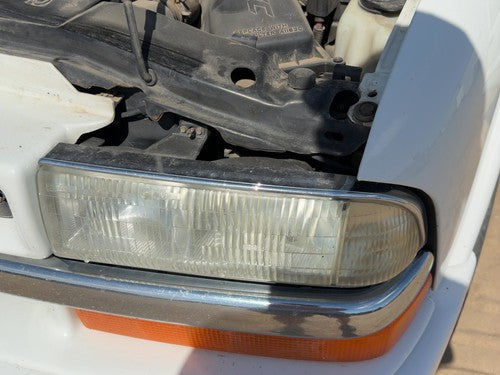 1998-2005 Chevy S10 Blazer Driver Left Headlamp Assembly Head Light OEM 16526217
