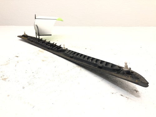 96-04 Nissan Pathfinder Driver Left Rear Quarter Glass Trim Window Moulding Only