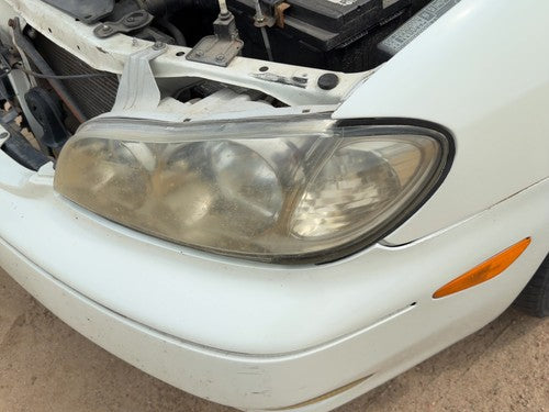 2000-2001 Infiniti I30 Driver Left Head Light Oem Front Lamp Halogen 260603Y325