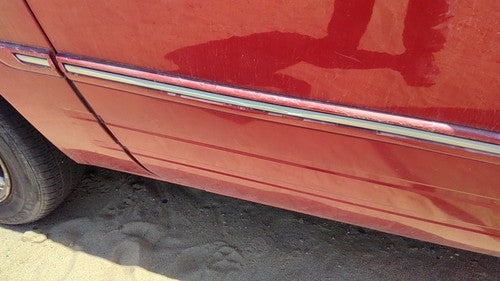 06 Town Country Passenger Right Rear Moulding From Door Back Trim Strip Red Prh