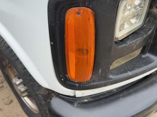96-02 Express Van 2500 Passenger Right Front Turn Signal Light Outer Mounted