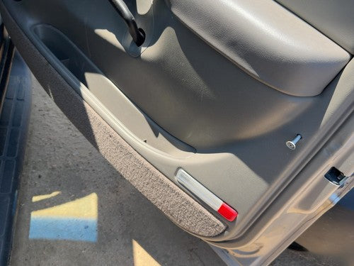 05 Suburban 1500 Passenger Right Front Door Trim Panel With Switches Gray 92I