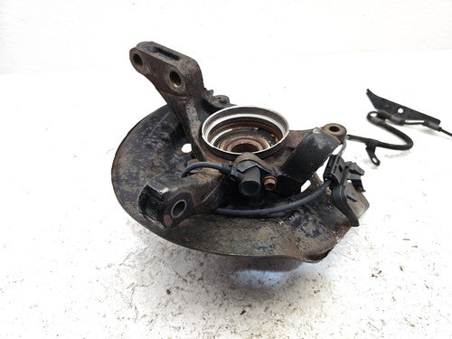 1998-2003 Toyota Sienna Driver Left Front Spindle Knuckle With Wheel Hub Oem