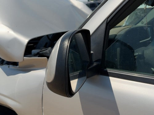 03-06 Suburban 1500 Driver Left Power Side Mirror Door Mounted Silver Birch 59U