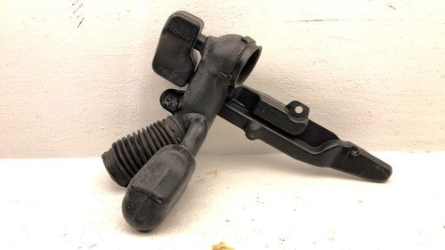 2007 Chevy Silverado 2500 6.0L Air Intake Tube Assembly With Resonator Oem