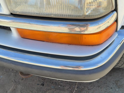 98-05 S10 Blazer Driver Left Front Turn Signal Light Lamp Oem Fender Mounted