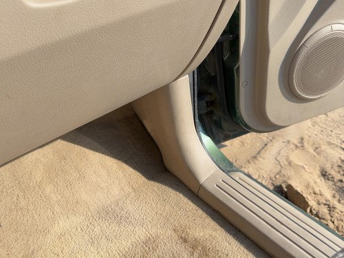 2003-2009 Kia Sorento Passenger Right Lower Kick Trim Panel Oem Beige Fc