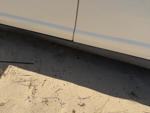 00-07 Monte Carlo Driver Left Lower Rocker Panel Moulding