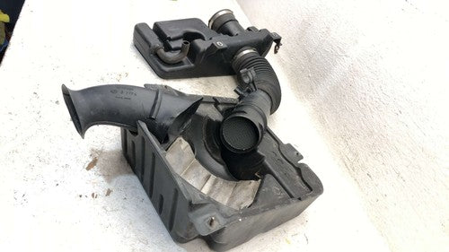 05-07 Envoy Complete Air Intake Cleaner Filter Box Housing With Tube Oem 4.2L