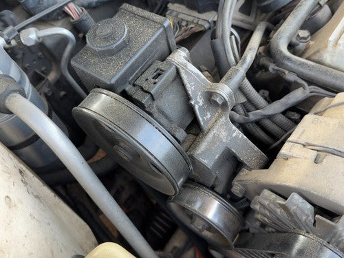 1986 Oldsmobile 98 Power Steering Pump With Mount Bracket Oem 3.8L