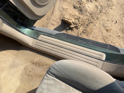 06 Kia Sorento Passenger Right Lower Sill Step Moulding Trim Panel Oem Beige Fc