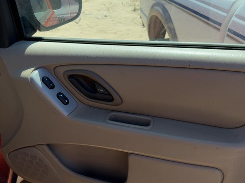 05-06 Escape Passenger Right Front Door Trim Panel With Switches Pebble Tan Ah
