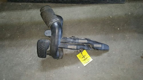 2007 Chevy Silverado 2500 6.0L Air Intake Tube Assembly With Resonator Oem